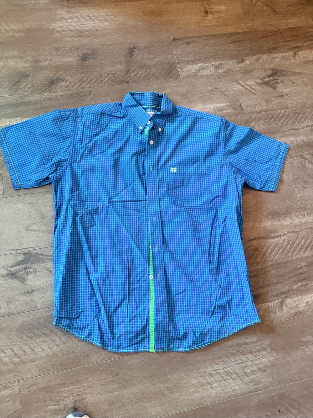 Casual Short-Sleeve Button-Down Shirt in Blue Check